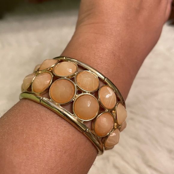 Elegant Gold and Peach Bracelet - Picture 5 of 6